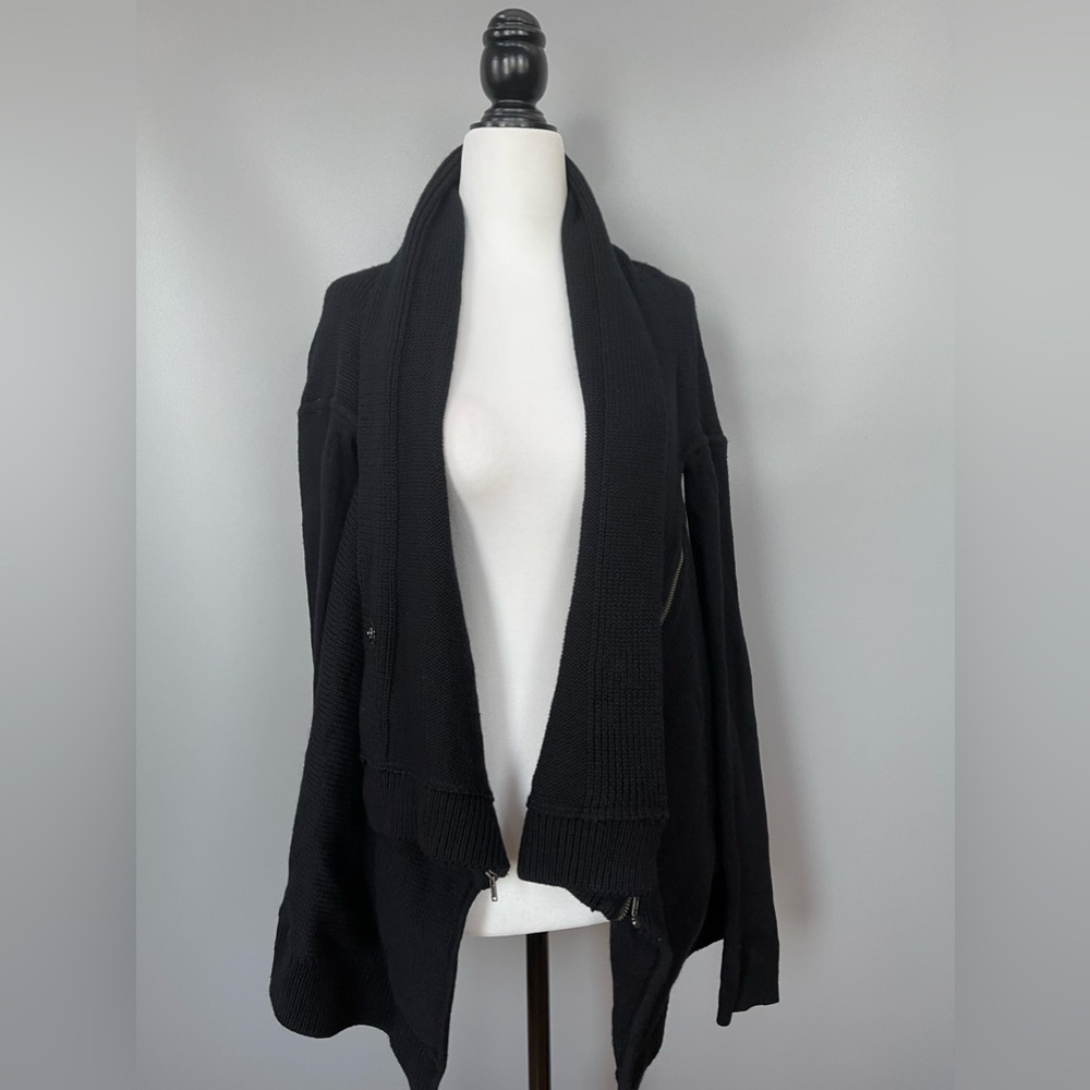 Lululemon cardigan size 6